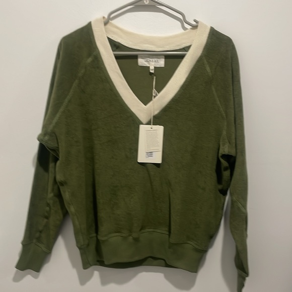New THE GREAT microterry v neck sweatshirt green Classic small and medium - Picture 2 of 5